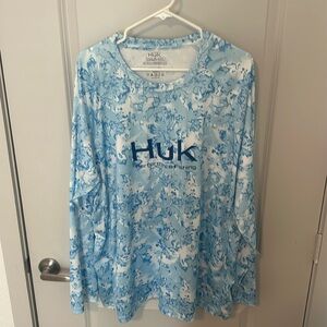 Huk Shirt. Like new. XXL
